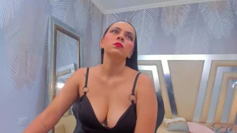 Eva Loren online show from 10-29-25, 11:50