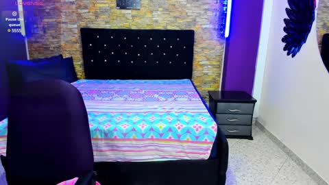 Snapshot of evaloviaa_ chatting on 12-28-24, 01:17 Eva online show from 12-28-24, 01:17