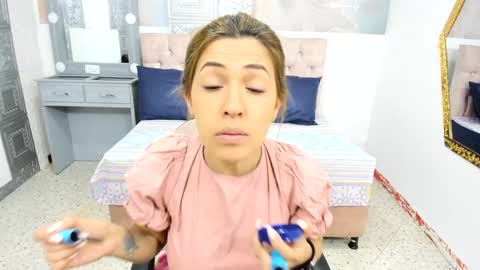 Snapshot of evaloviaa_ chatting on 01-22-25, 03:51 Eva online show from 01-22-25, 03:51