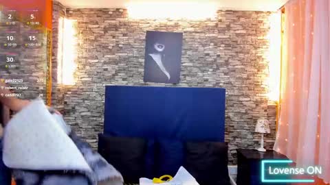 Snapshot of evaloviaa_ chatting on 02-09-25, 07:52 Eva online show from 02-09-25, 07:52