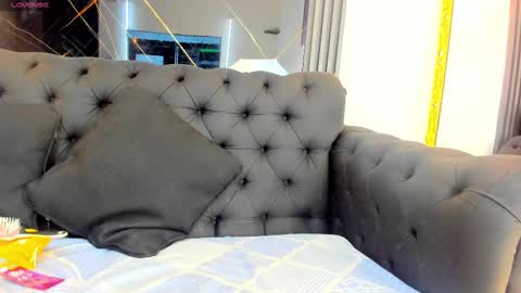 Snapshot of evaloviaa_ chatting on 10-02-25, 01:40 Eva online show from 10-02-25, 01:40