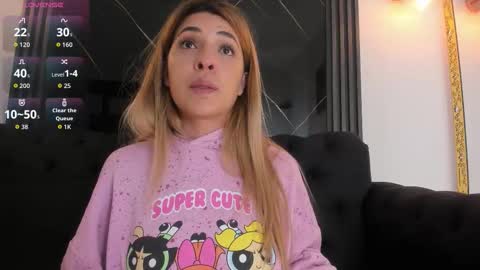 Snapshot of evaloviaa_ chatting on 10-30-25, 01:45 Eva online show from 10-30-25, 01:45