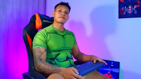 EVAN GREY online show from 11-06-25, 11:37