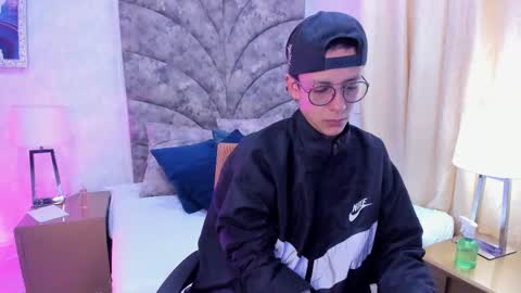 Evan Smitt online show from 02-08-25, 01:44