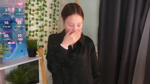 Snapshot of evangelinakovacevic chatting on 05-31-26, 04:03 Hello im Lia online show from 05-31-26, 04:03