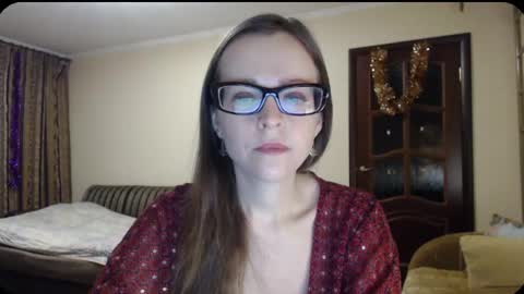 Snapshot of evangeline06 chatting on 12-23-24, 08:33 YourMistress online show from 12-23-24, 08:33
