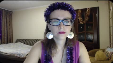 Snapshot of evangeline06 chatting on 12-24-24, 08:55 YourMistress online show from 12-24-24, 08:55