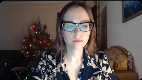 Snapshot of evangeline06 chatting on 12-30-24, 08:54 YourMistress online show from 12-30-24, 08:54