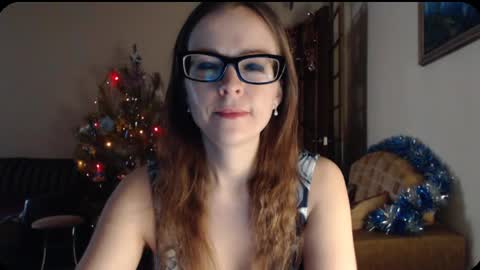 Snapshot of evangeline06 chatting on 01-05-25, 09:05 YourMistress online show from 01-05-25, 09:05