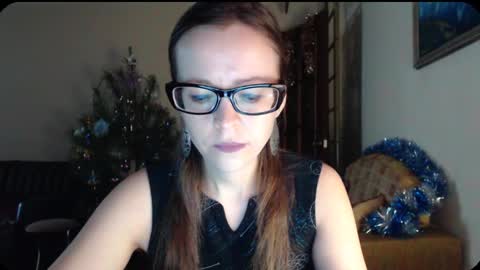 Snapshot of evangeline06 chatting on 01-06-25, 08:57 YourMistress online show from 01-06-25, 08:57