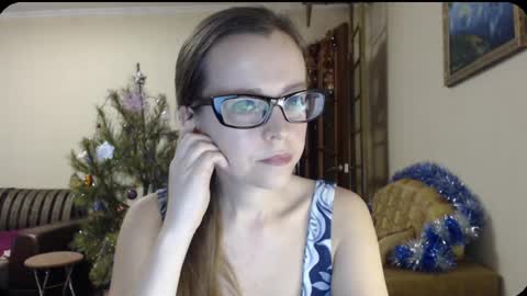 Snapshot of evangeline06 chatting on 01-10-25, 08:51 YourMistress online show from 01-10-25, 08:51