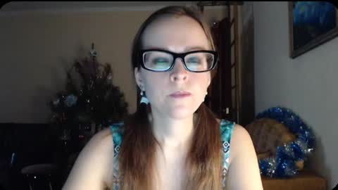 Snapshot of evangeline06 chatting on 01-14-25, 08:31 YourMistress online show from 01-14-25, 08:31