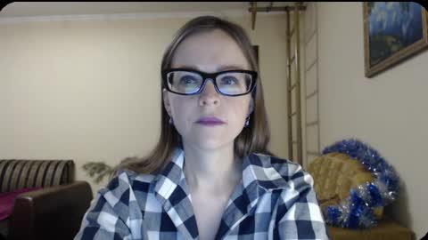 Snapshot of evangeline06 chatting on 01-17-25, 09:28 YourMistress online show from 01-17-25, 09:28