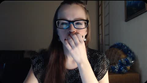 Snapshot of evangeline06 chatting on 01-20-25, 08:19 YourMistress online show from 01-20-25, 08:19