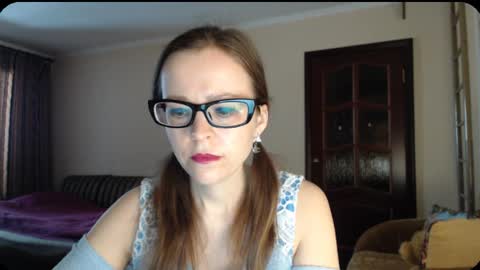 Snapshot of evangeline06 chatting on 02-27-25, 08:17 YourMistress online show from 02-27-25, 08:17