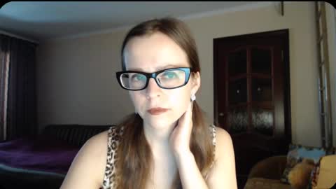 Snapshot of evangeline06 chatting on 03-04-25, 08:24 YourMistress online show from 03-04-25, 08:24