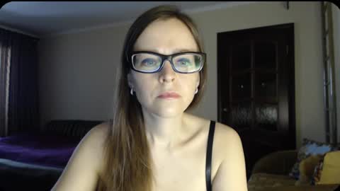 Snapshot of evangeline06 chatting on 03-05-25, 08:32 YourMistress online show from 03-05-25, 08:32