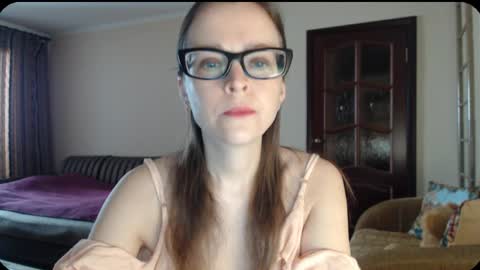 Snapshot of evangeline06 chatting on 03-06-25, 08:30 YourMistress online show from 03-06-25, 08:30