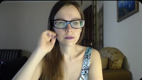 Snapshot of evangeline06 chatting on 03-07-25, 08:34 YourMistress online show from 03-07-25, 08:34