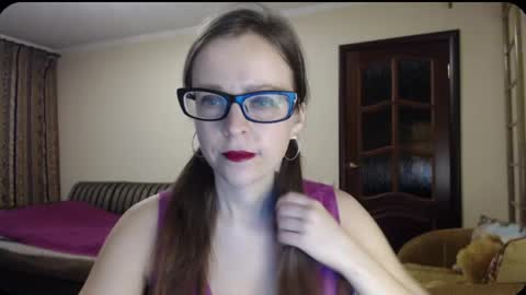 Snapshot of evangeline06 chatting on 03-12-25, 08:19 YourMistress online show from 03-12-25, 08:19