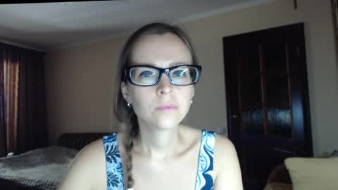 Snapshot of evangeline06 chatting on 09-10-25, 09:09 YourMistress online show from 09-10-25, 09:09