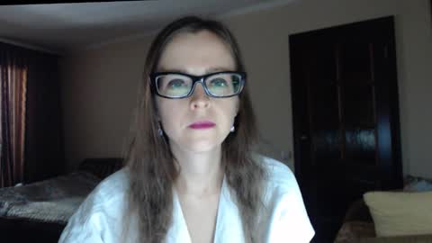 Snapshot of evangeline06 chatting on 09-15-25, 09:20 YourMistress online show from 09-15-25, 09:20