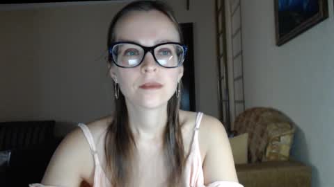 Snapshot of evangeline06 chatting on 09-18-25, 08:49 YourMistress online show from 09-18-25, 08:49