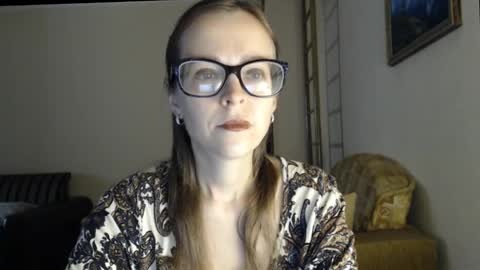 Snapshot of evangeline06 chatting on 10-01-25, 09:04 YourMistress online show from 10-01-25, 09:04