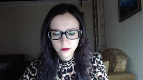 Snapshot of evangeline06 chatting on 10-06-25, 09:29 YourMistress online show from 10-06-25, 09:29