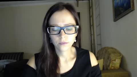 Snapshot of evangeline06 chatting on 10-08-25, 08:56 YourMistress online show from 10-08-25, 08:56