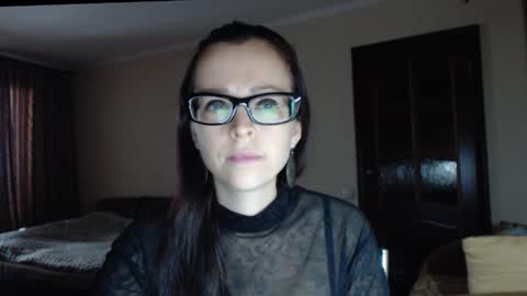 Snapshot of evangeline06 chatting on 10-14-25, 08:48 YourMistress online show from 10-14-25, 08:48