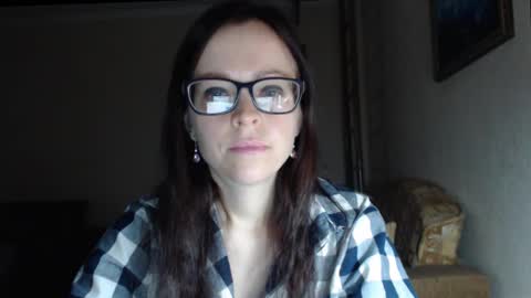 Snapshot of evangeline06 chatting on 10-26-25, 09:04 YourMistress online show from 10-26-25, 09:04