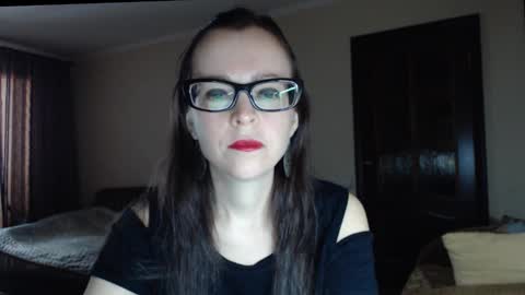 Snapshot of evangeline06 chatting on 10-27-25, 08:40 YourMistress online show from 10-27-25, 08:40