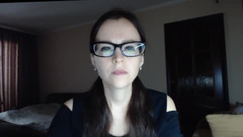 Snapshot of evangeline06 chatting on 11-10-25, 08:46 YourMistress online show from 11-10-25, 08:46