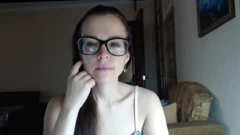 Snapshot of evangeline06 chatting on 11-18-25, 09:03 YourMistress online show from 11-18-25, 09:03