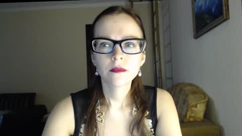 Snapshot of evangeline06 chatting on 11-20-25, 08:58 YourMistress online show from 11-20-25, 08:58