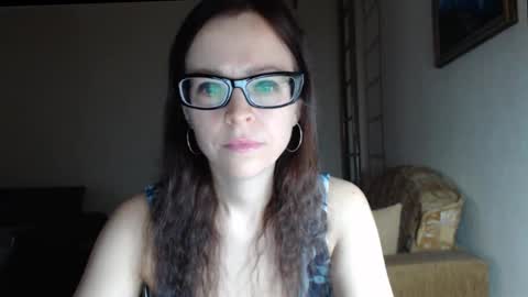 Snapshot of evangeline06 chatting on 11-30-25, 08:51 YourMistress online show from 11-30-25, 08:51