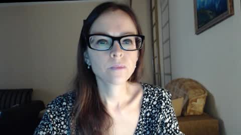 Snapshot of evangeline06 chatting on 12-16-25, 09:25 YourMistress online show from 12-16-25, 09:25