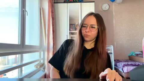 Snapshot of evangelinestiles chatting on 03-22-26, 02:09 Mia online show from 03-22-26, 02:09