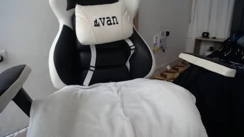 Evan online show from 01-09-25, 05:33