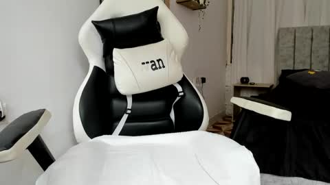 Evan online show from 09-27-25, 02:11