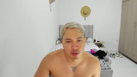Snapshot of evans_king chatting on 05-16-26, 07:23 Evan online show from 05-16-26, 07:23