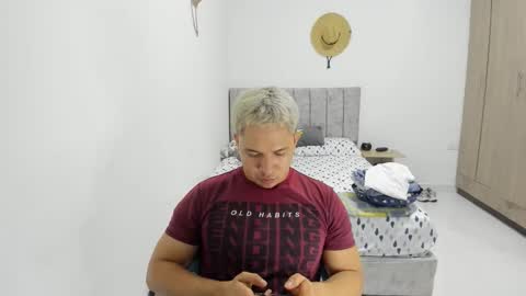 Snapshot of evans_king chatting on 05-18-26, 05:52 Evan online show from 05-18-26, 05:52