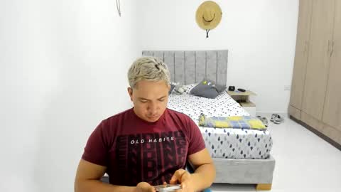 Snapshot of evans_king chatting on 05-21-26, 11:39 Evan online show from 05-21-26, 11:39