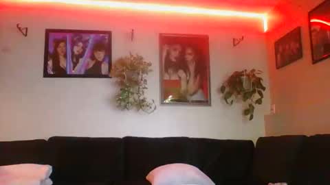 evanschris2048 online show from 11-19-25, 01:38