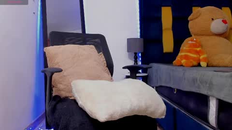   online show from 04-21-26, 02:51