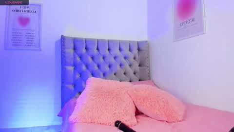 Snapshot of evaolimpo chatting on 10-25-25, 02:30 Eva Olimpo online show from 10-25-25, 02:30