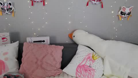 Snapshot of evarey_ chatting on 05-06-26, 03:46 Adelina online show from 05-06-26, 03:46