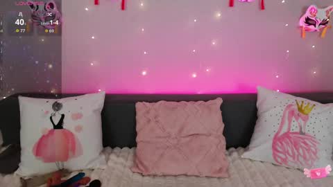 Snapshot of evarey_ chatting on 05-14-26, 04:52 Adelina online show from 05-14-26, 04:52