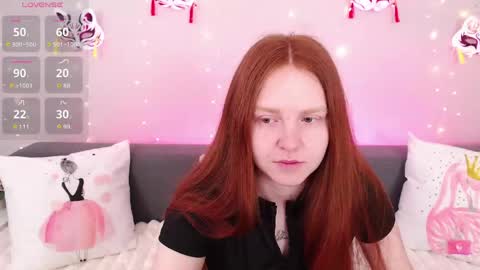 Snapshot of evarey_ chatting on 05-21-26, 05:03 Adelina online show from 05-21-26, 05:03